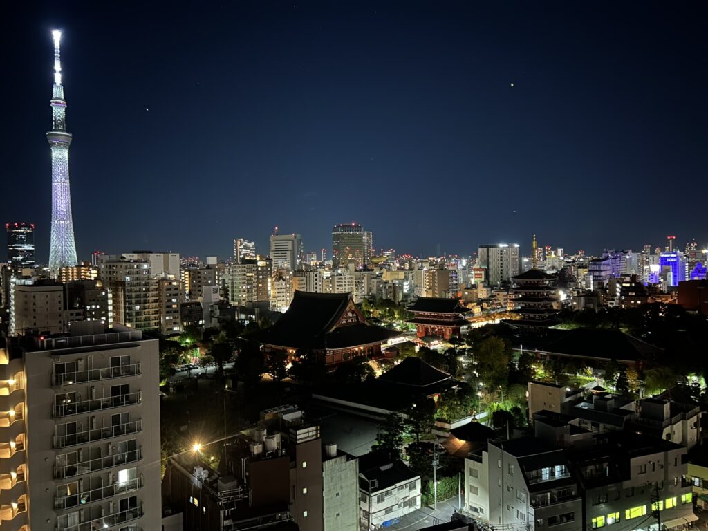 Asakusa de noche - Worldreamers