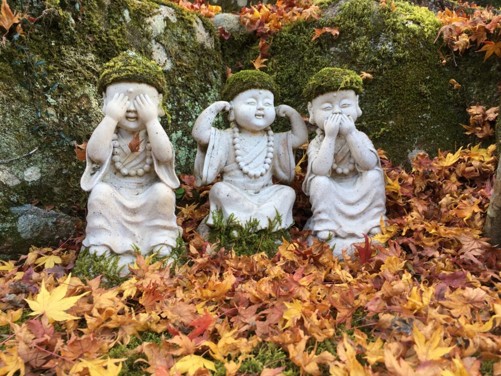 3 monjes Miyajima